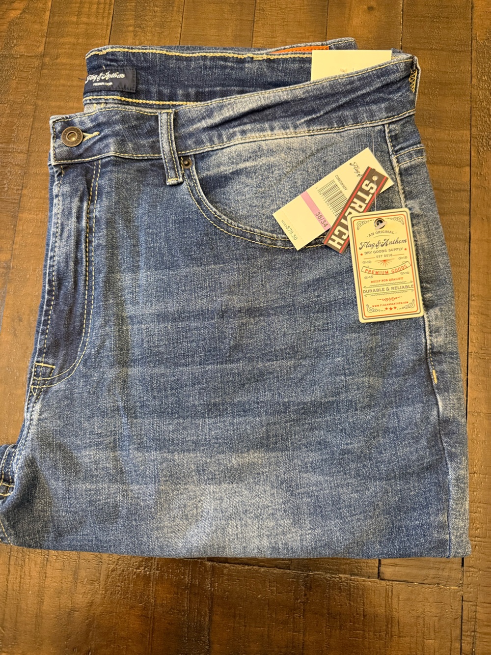 Men’s Relaxed Stretch Jeans in Medium Blue